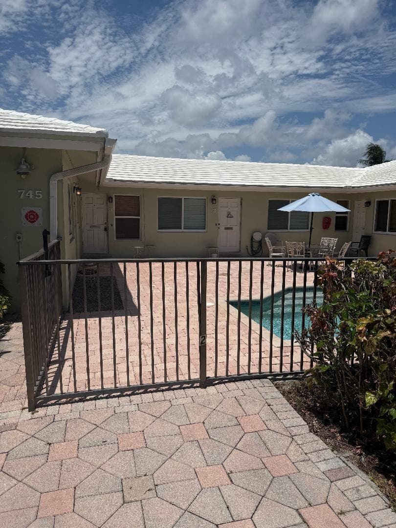 1710 NE 8 Street #3
