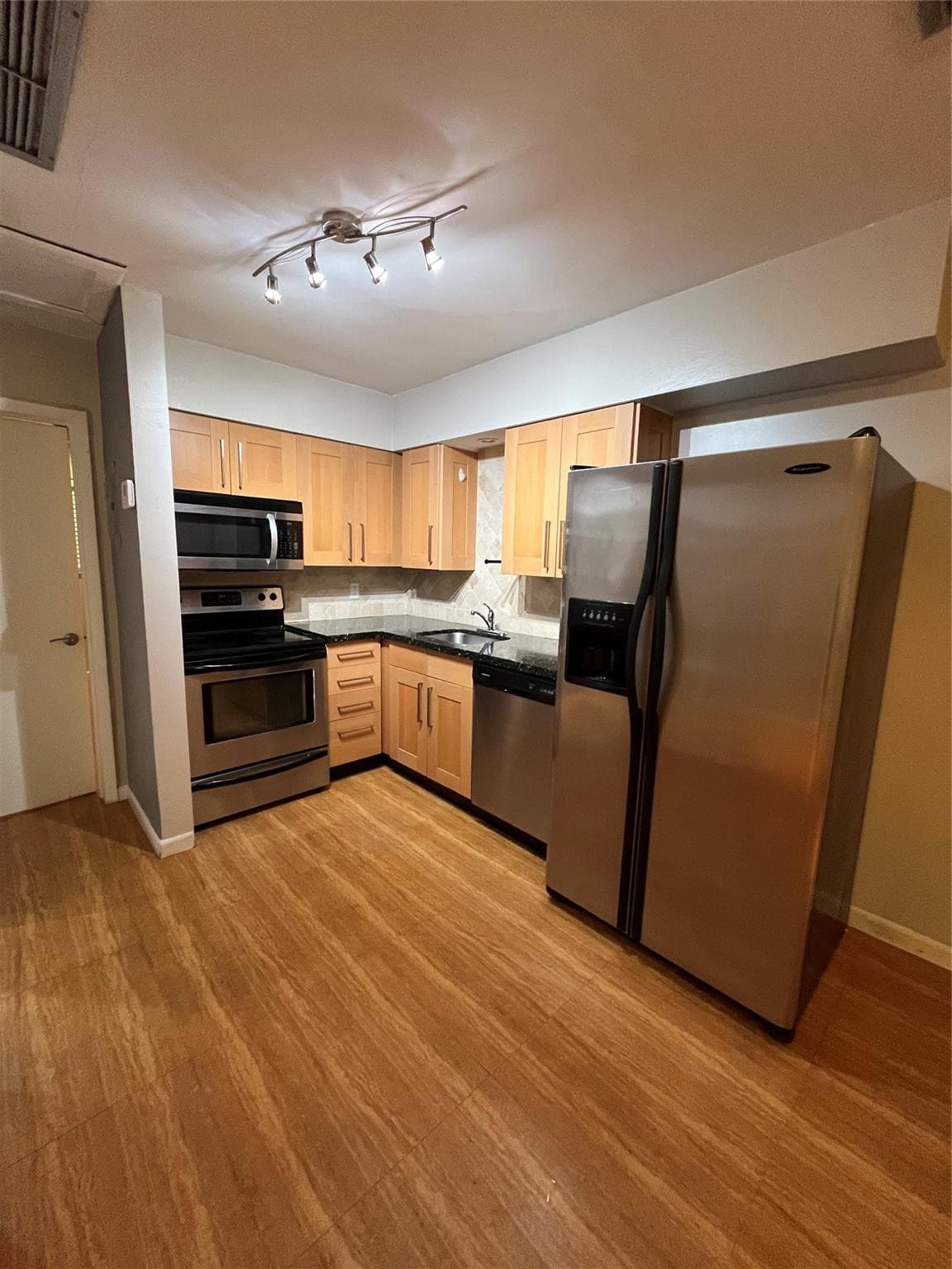 713 SE 18th Street #2