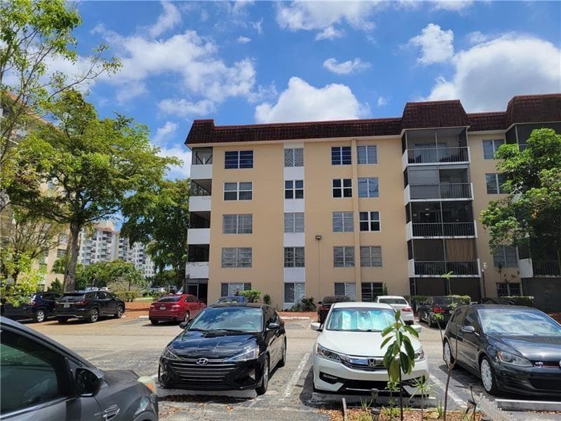 4158 Inverrary Drive #404