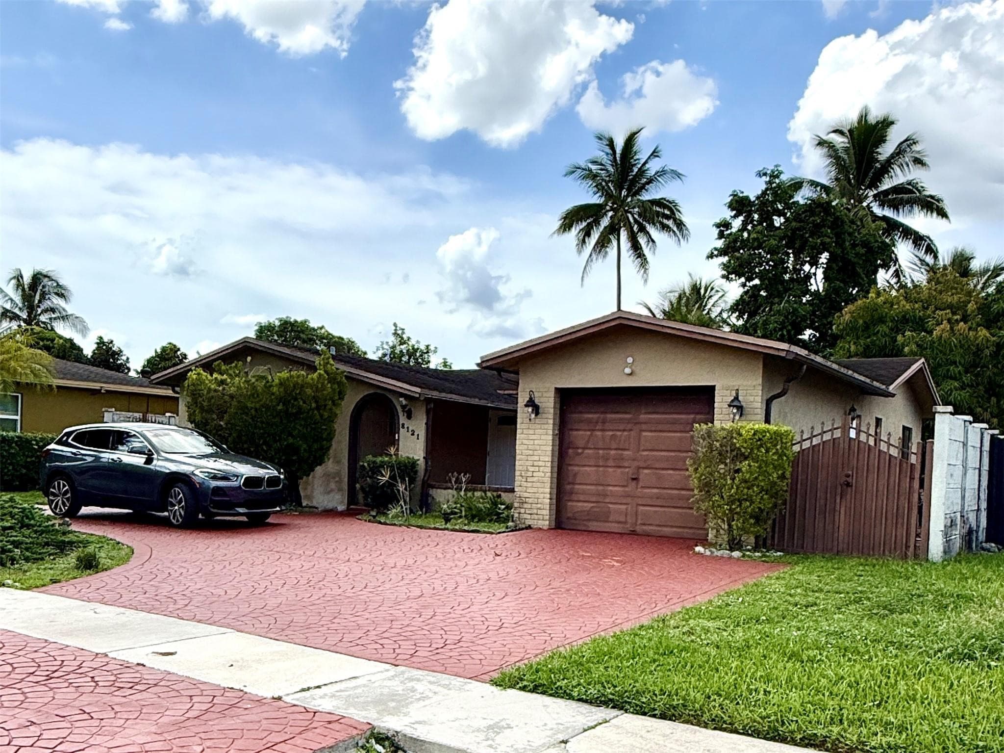 8121 SW 8TH Street