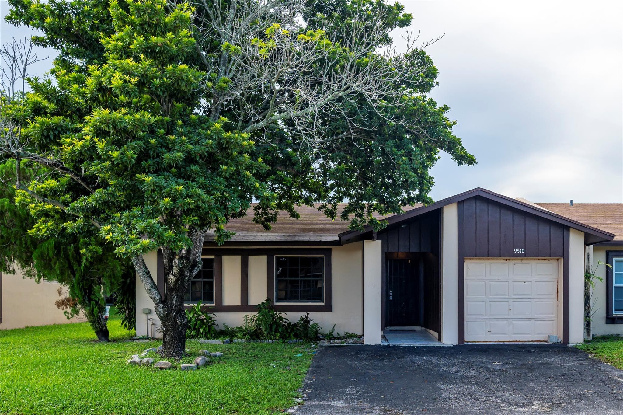 9510 W Fern Lane