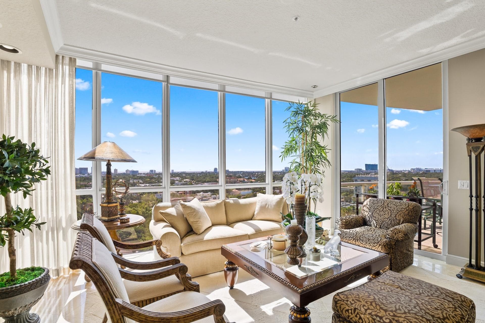111 SE 8th Avenue #1501