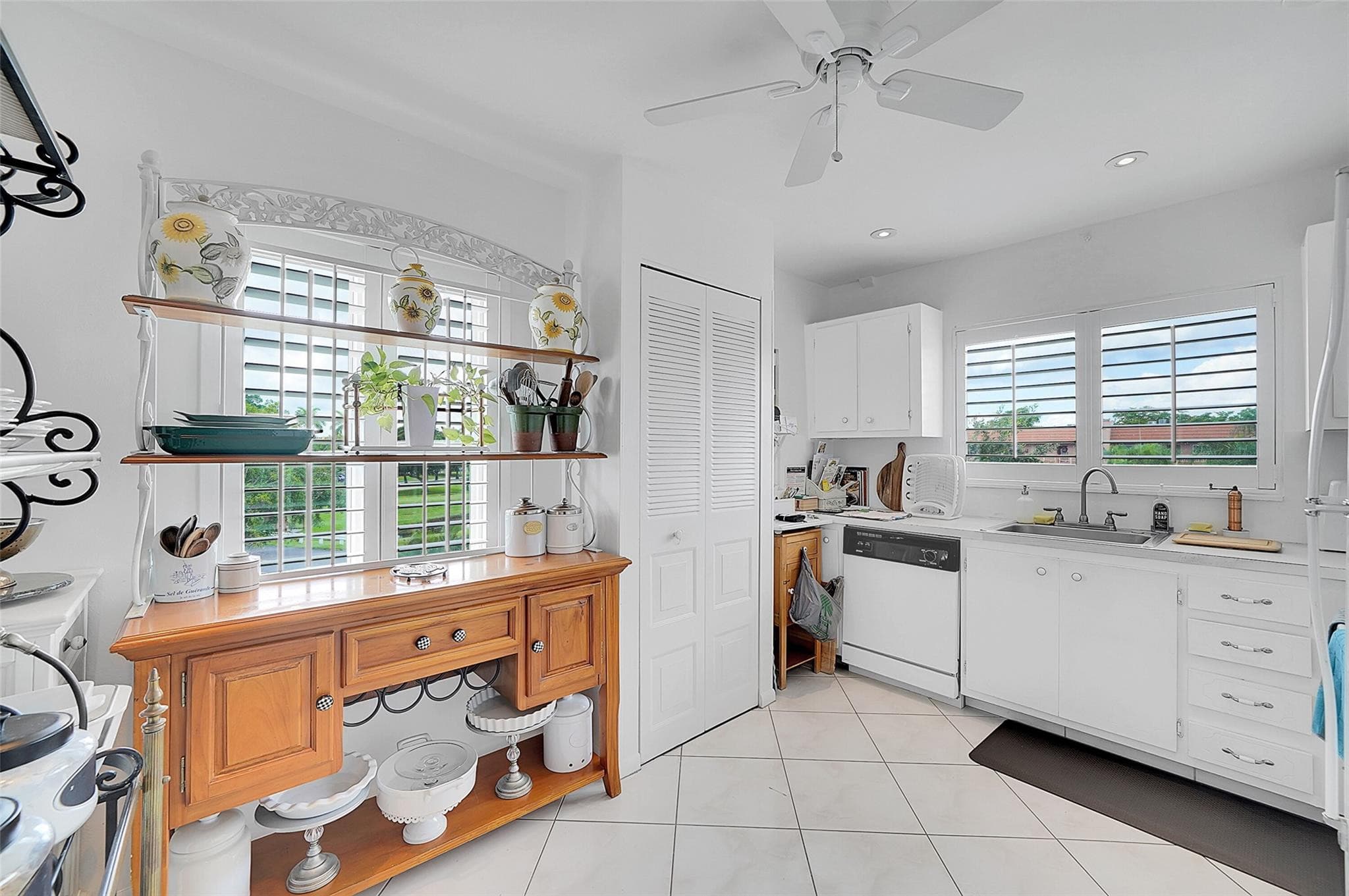9481 Sunrise Lakes Boulevard #310
