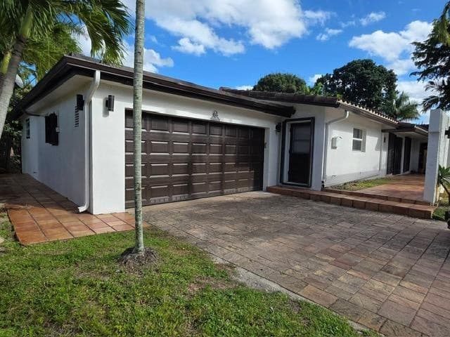 690 NW 68th Avenue