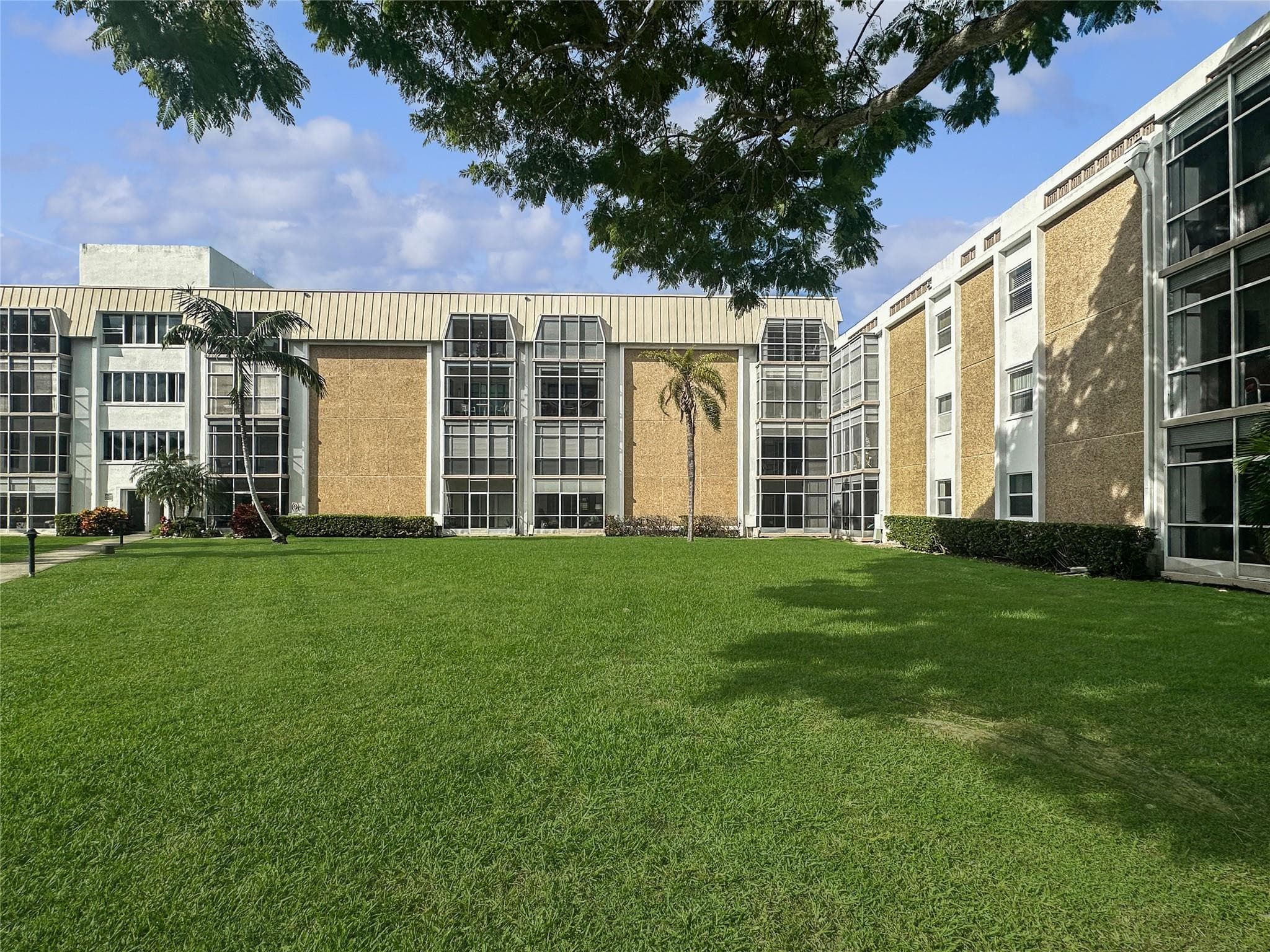 2970 NE 16th Avenue #102b