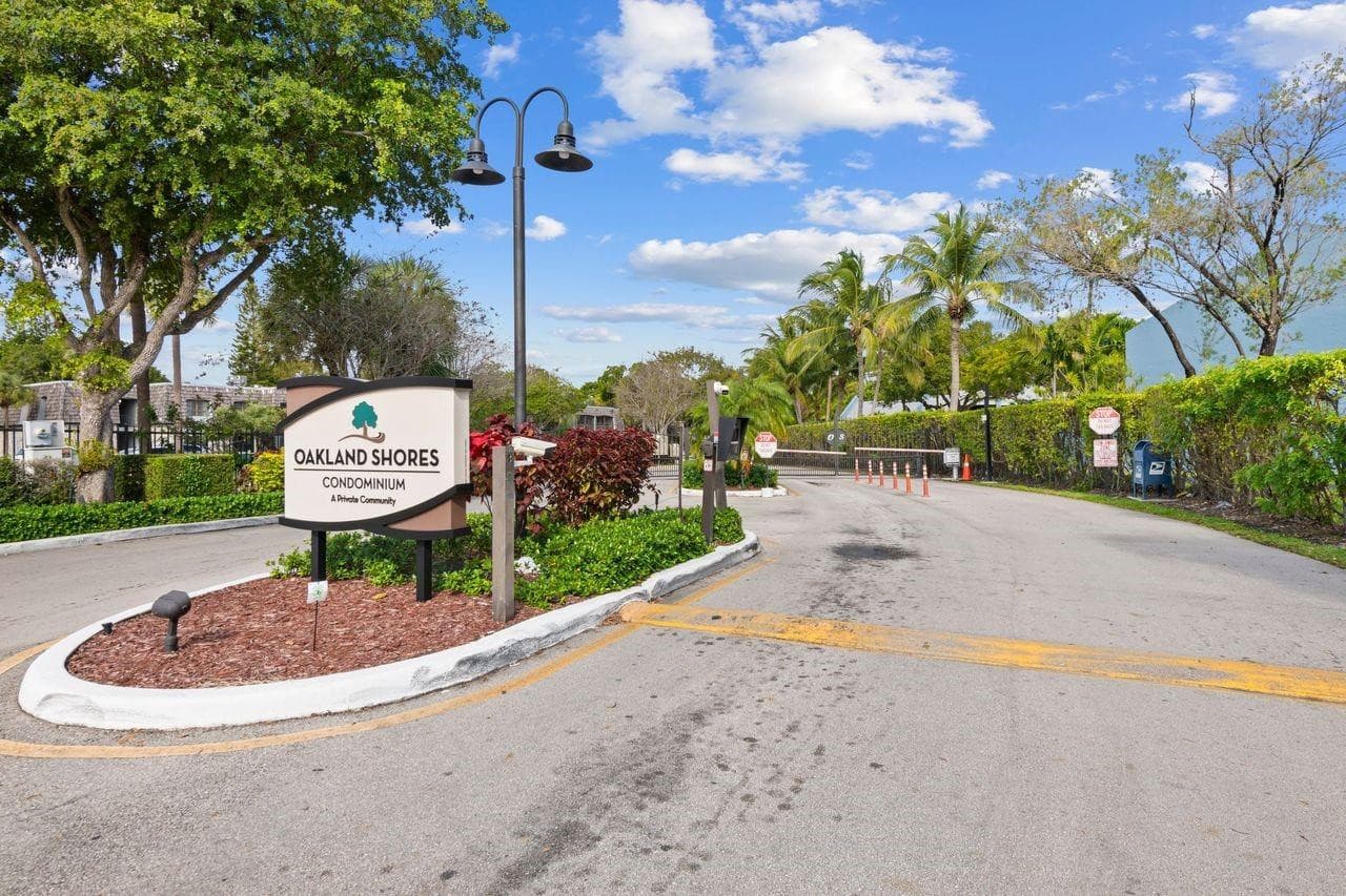 3101 Oakland Shores Drive #H108