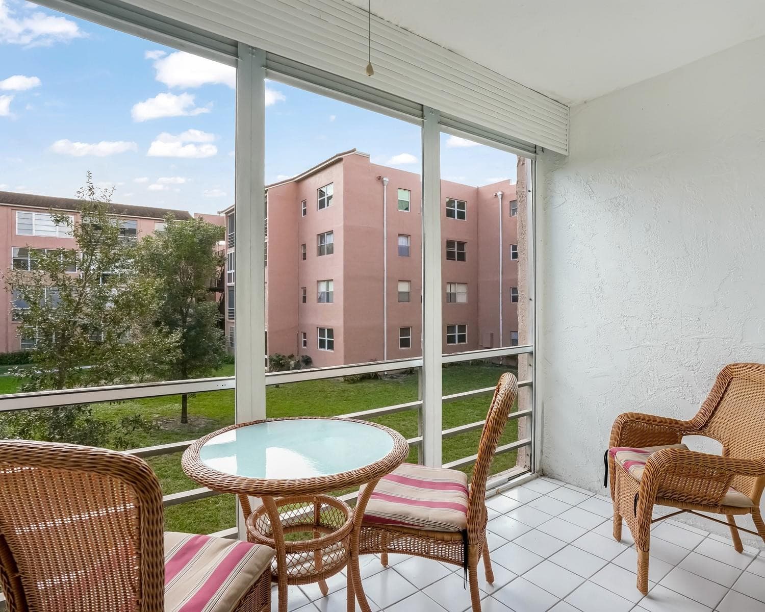 2851 Somerset Drive #205