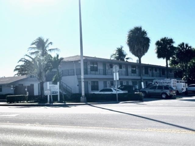 1711 S Cypress Road