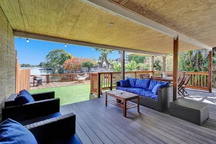 2411 SW 58th Manor