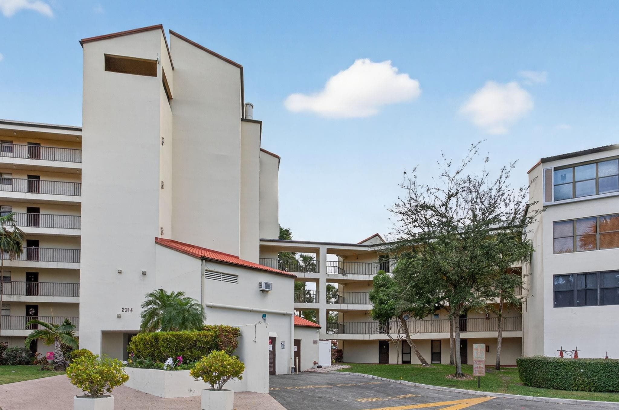 2314 S Cypress Bend Drive #114