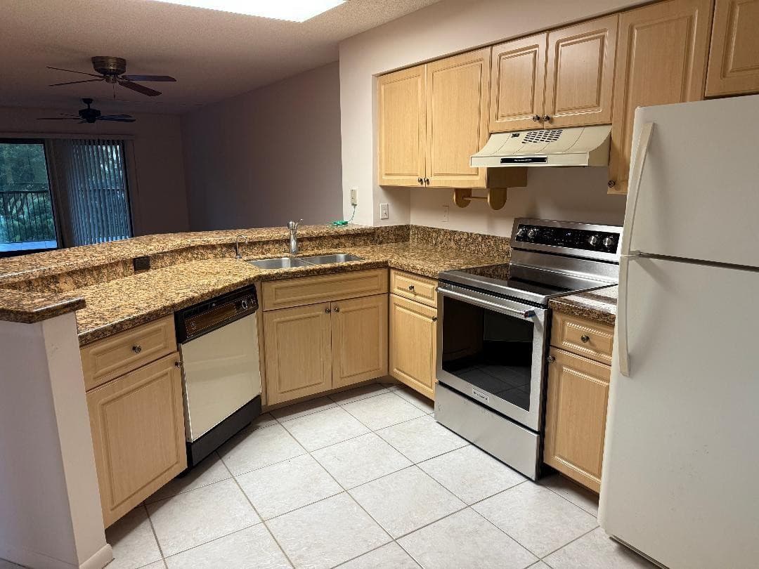 2205 S Cypress Bend Drive #307