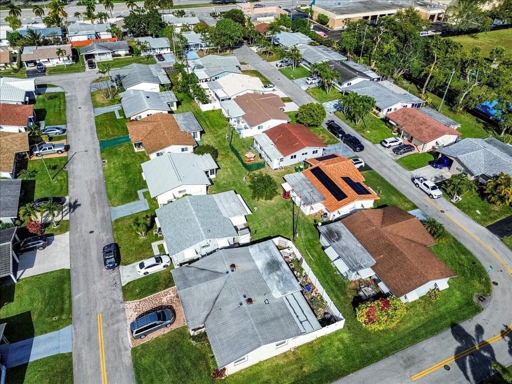 4805 NW 25th Terrace