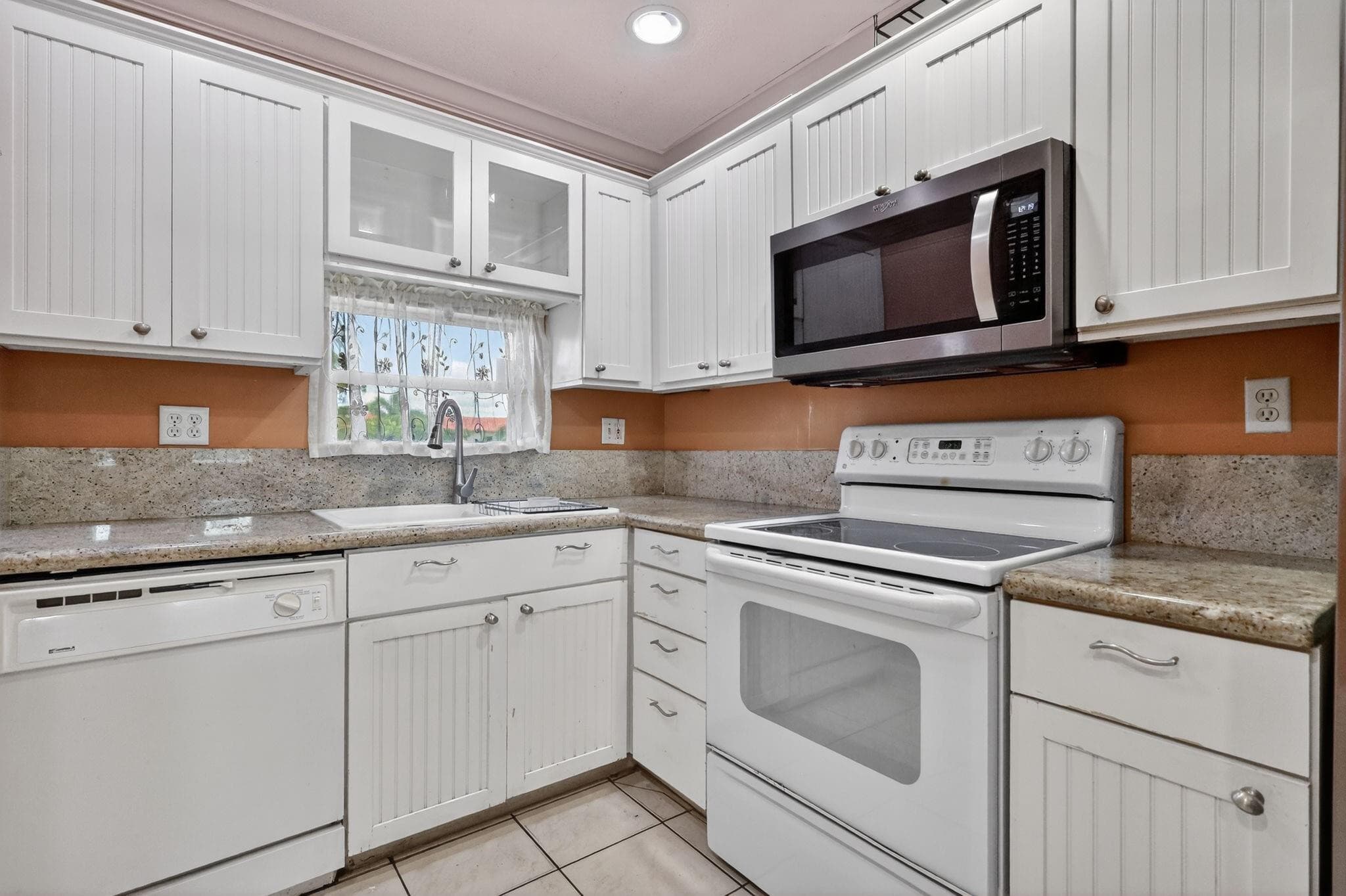 9410 N Hollybrook Lake Drive #303