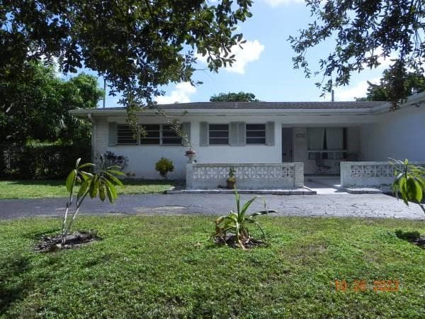 819 N Highland Drive