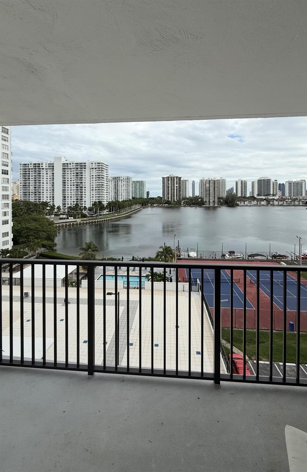 2750 NE 183rd Street #709