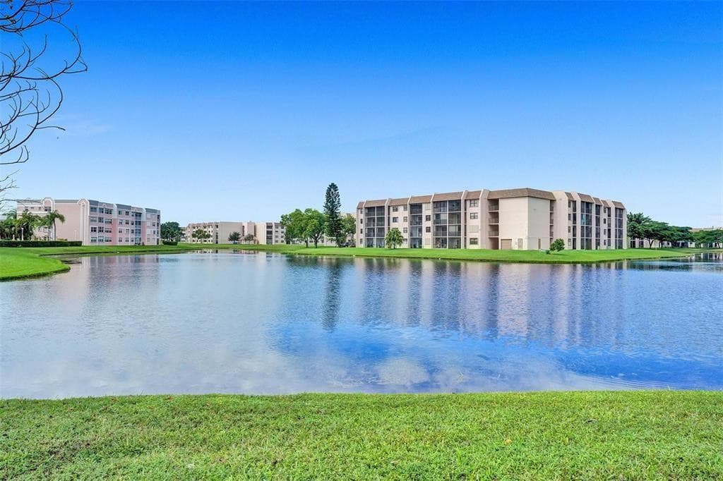 2704 NW 104th Avenue #308