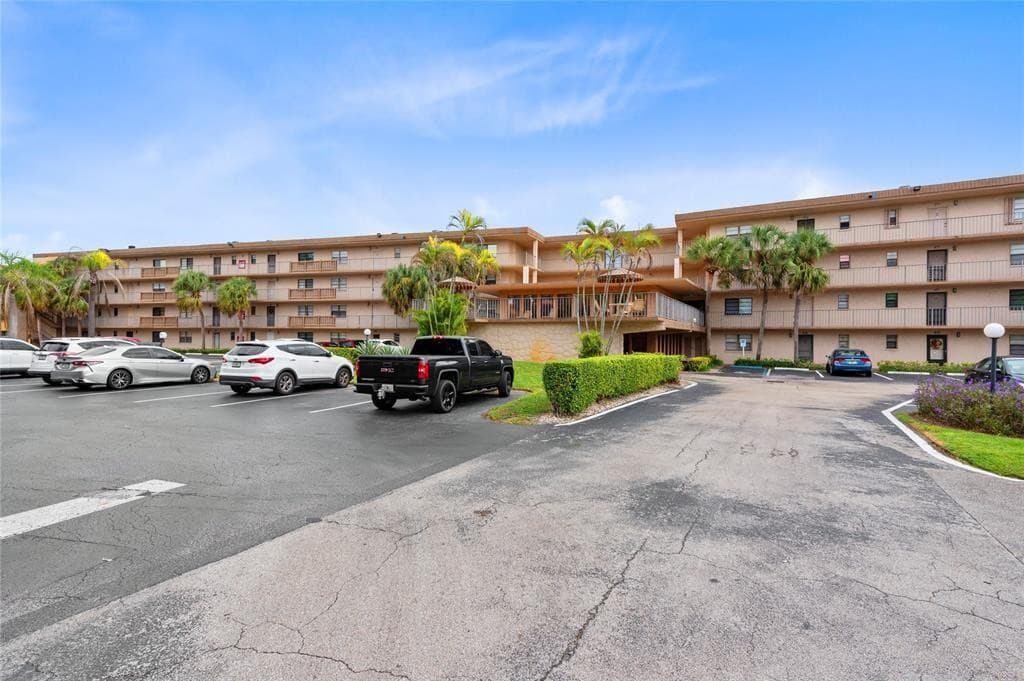 9300 SW 8th Street #422