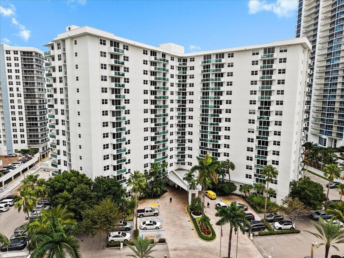 3001 S Ocean Drive #647
