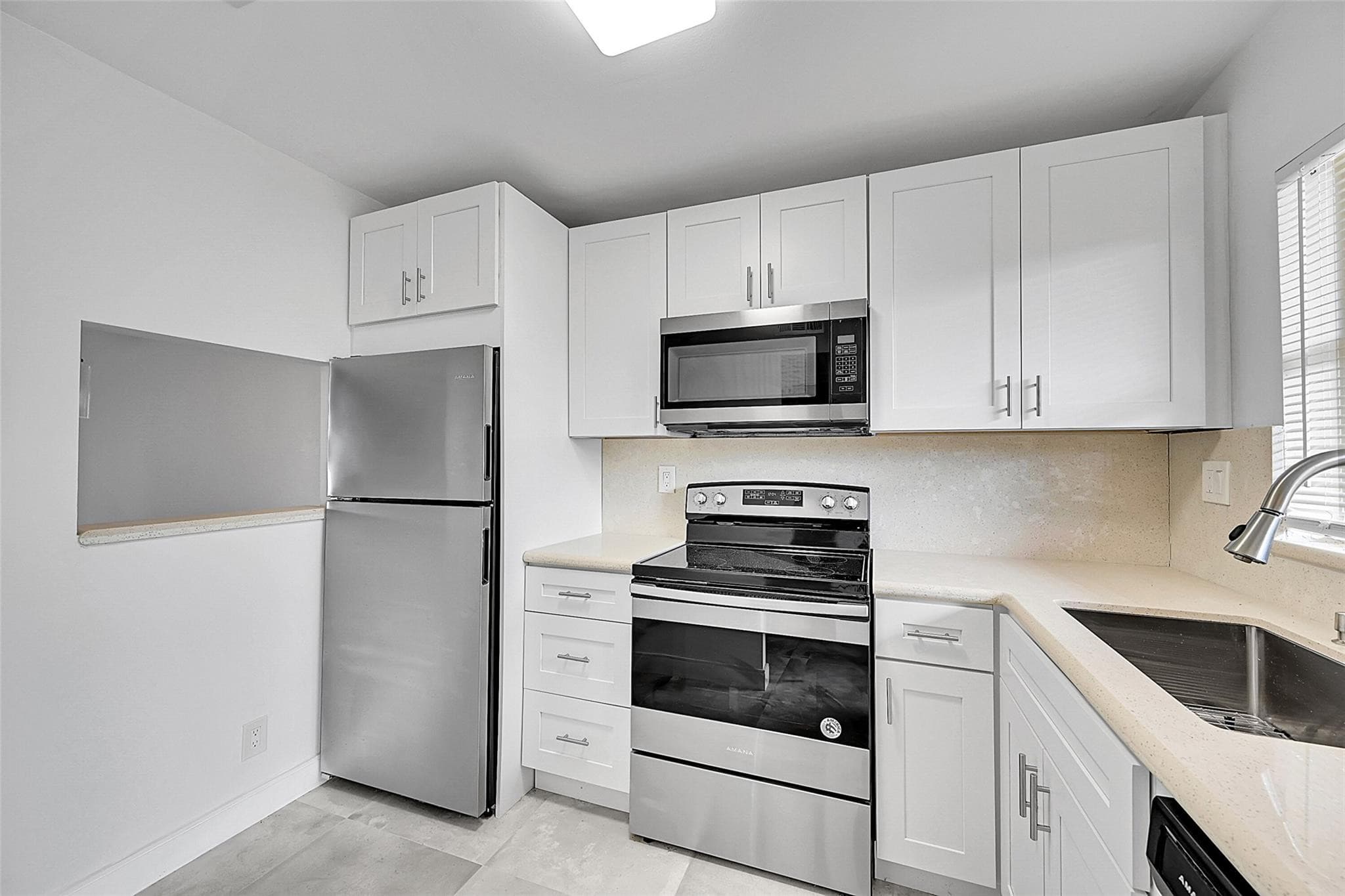 9761 Sunrise Lakes Boulevard #301