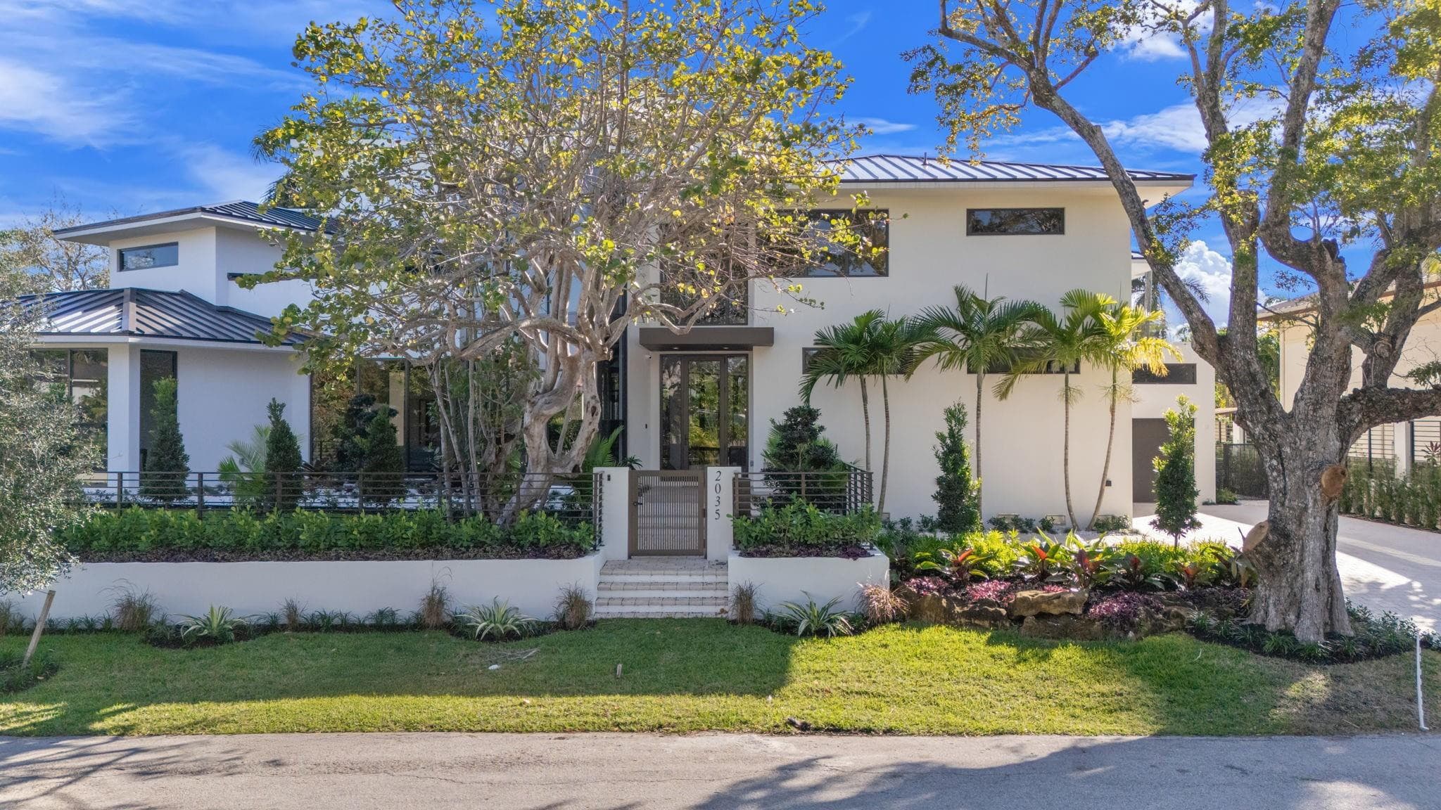 2035 Intracoastal Drive