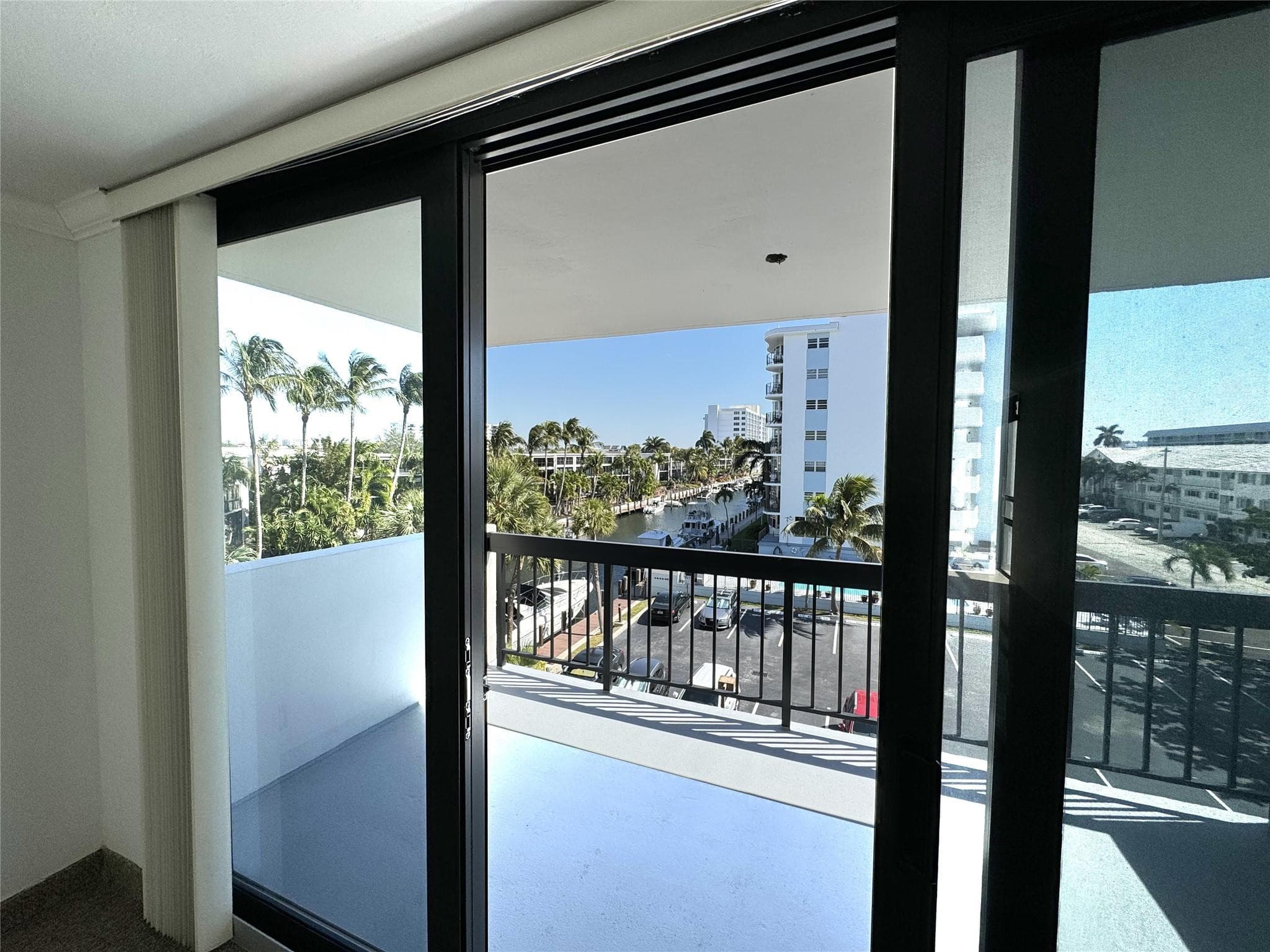 4800 Bayview Drive #406