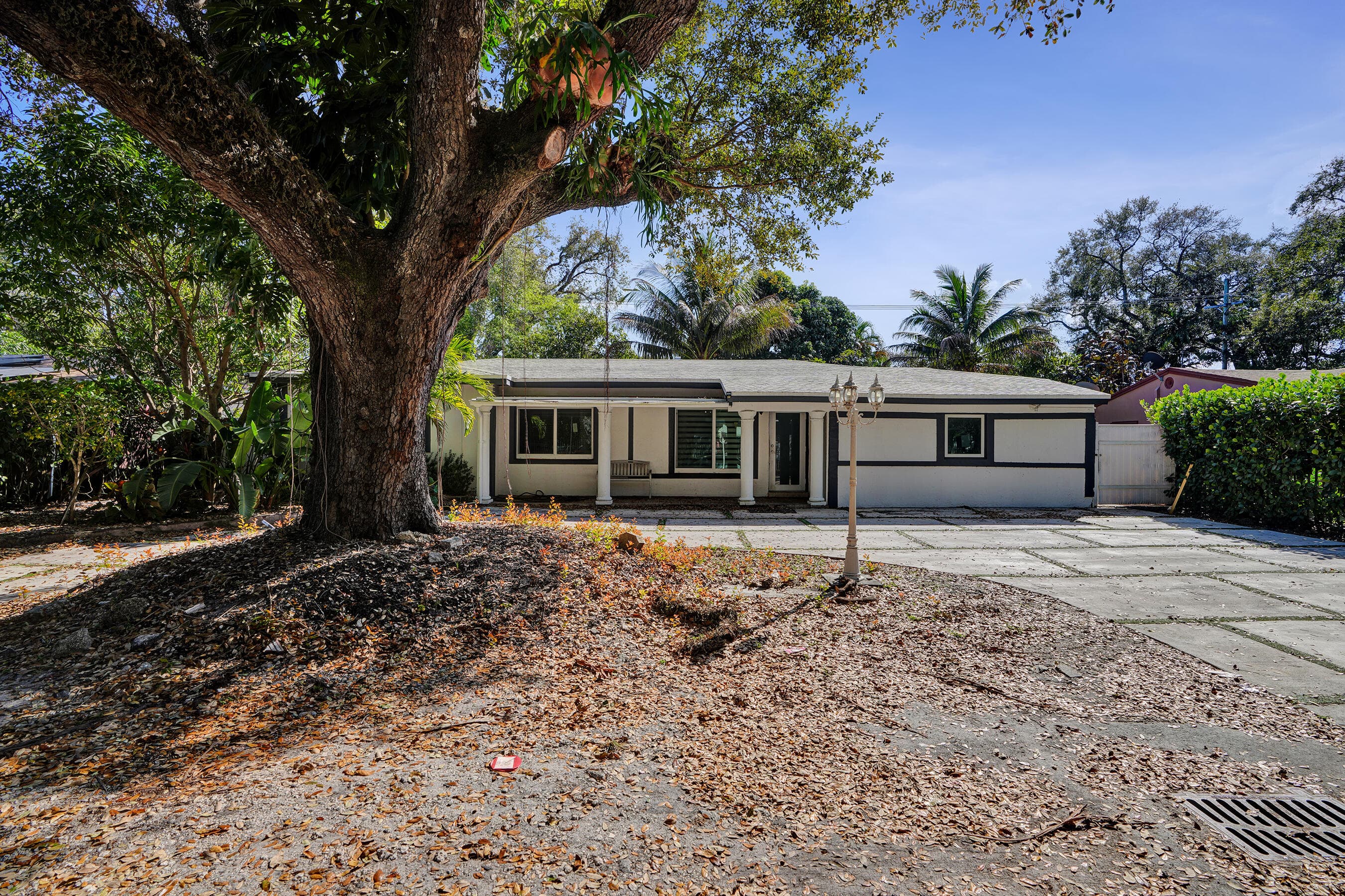 640 NE 160th Street