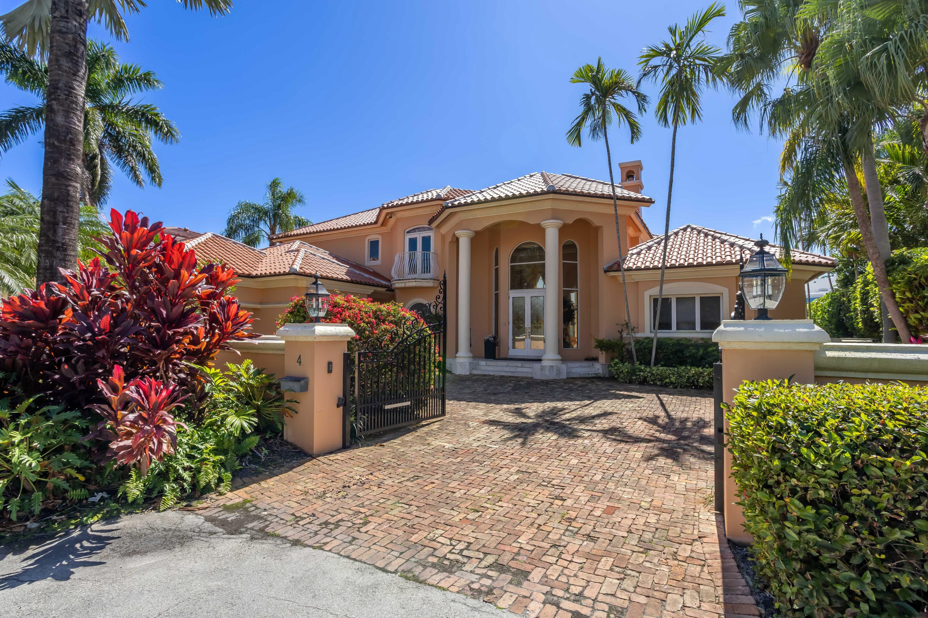 4 Isla Bahia Drive
