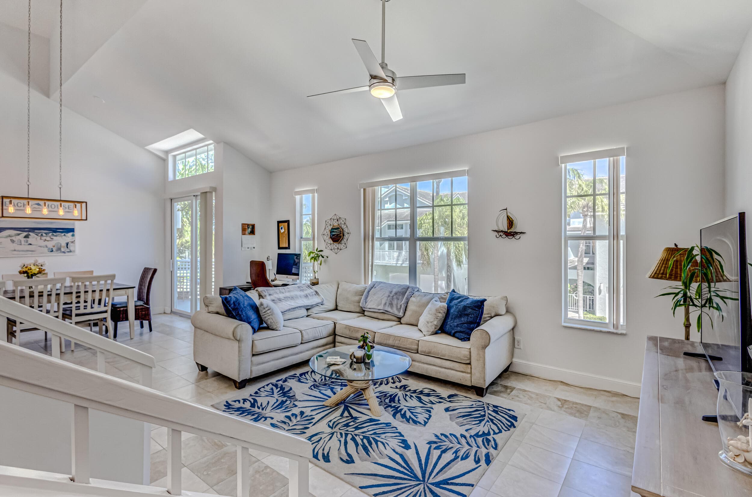 1701 Mizzenmast Way