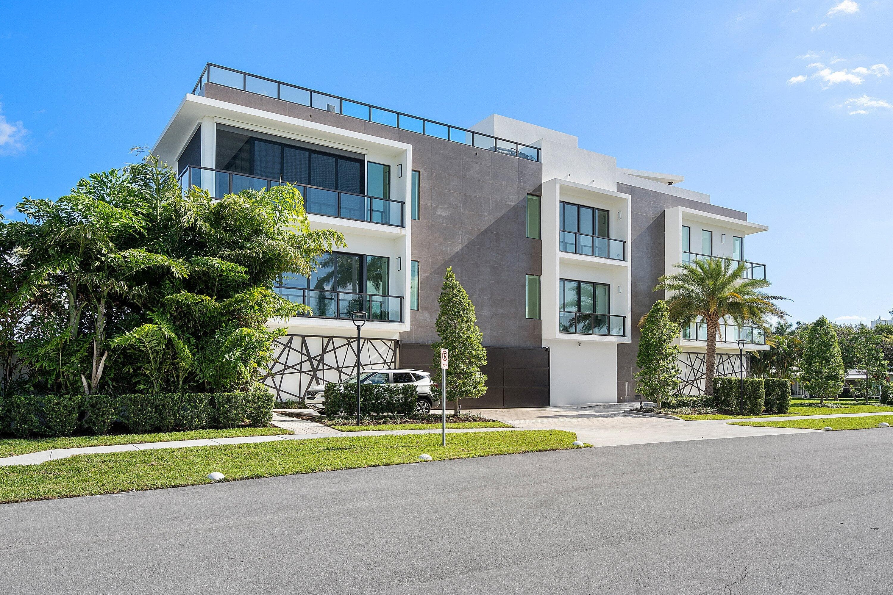344 Venetian Drive #101