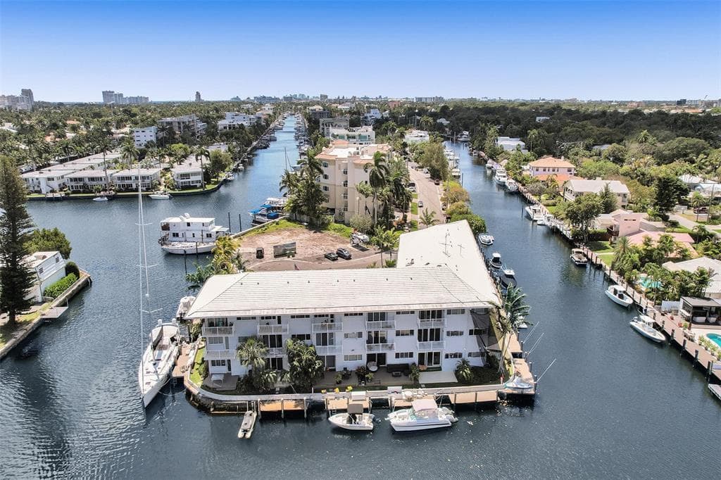 535 Hendricks Isle #209