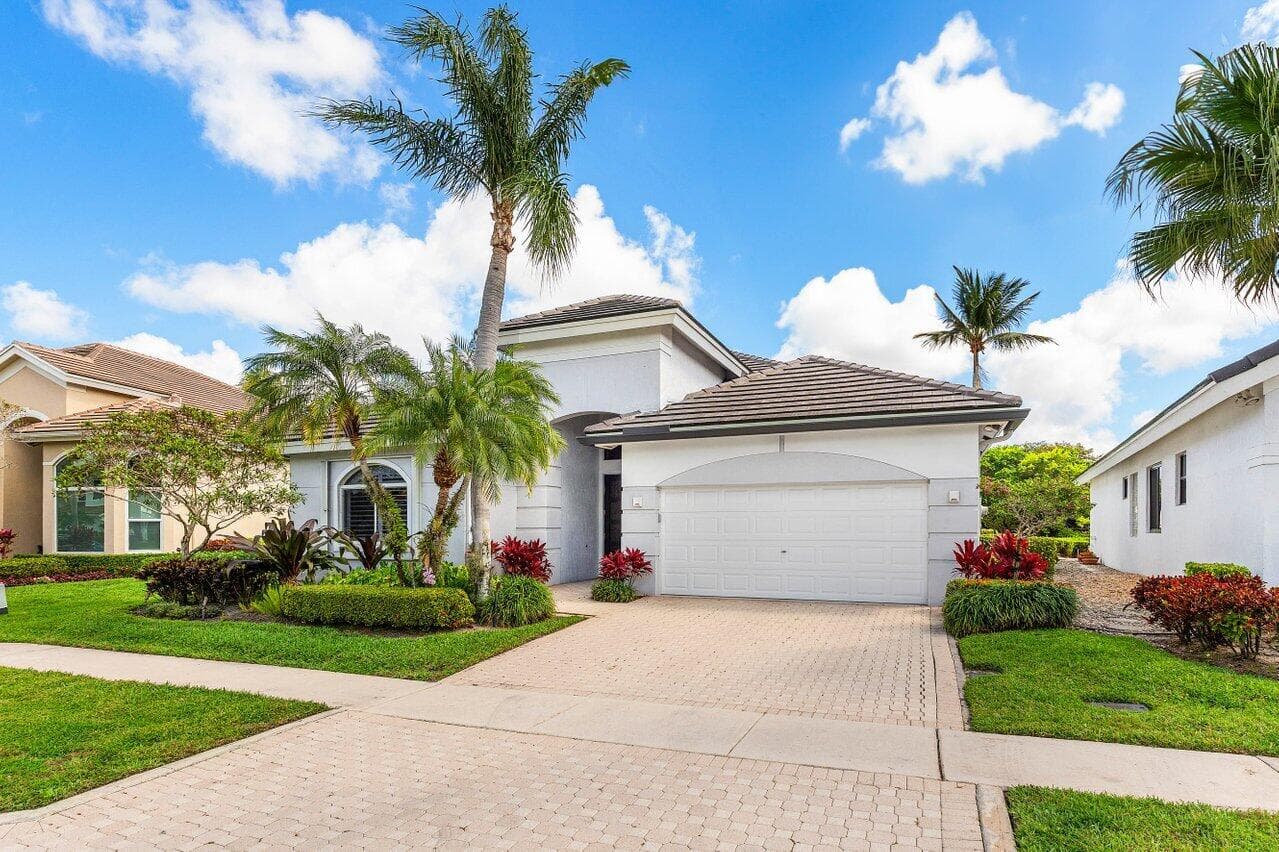 5440 NW 41st Terrace