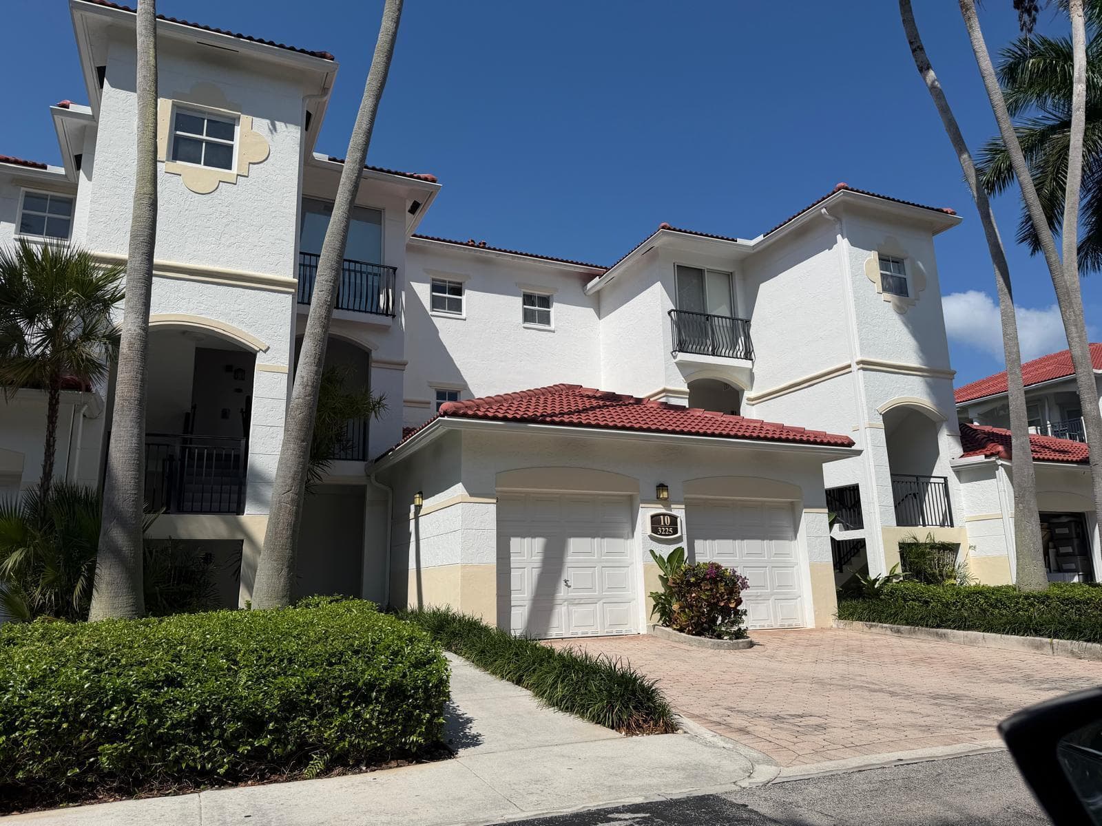 3225 NE 184th Street #10303