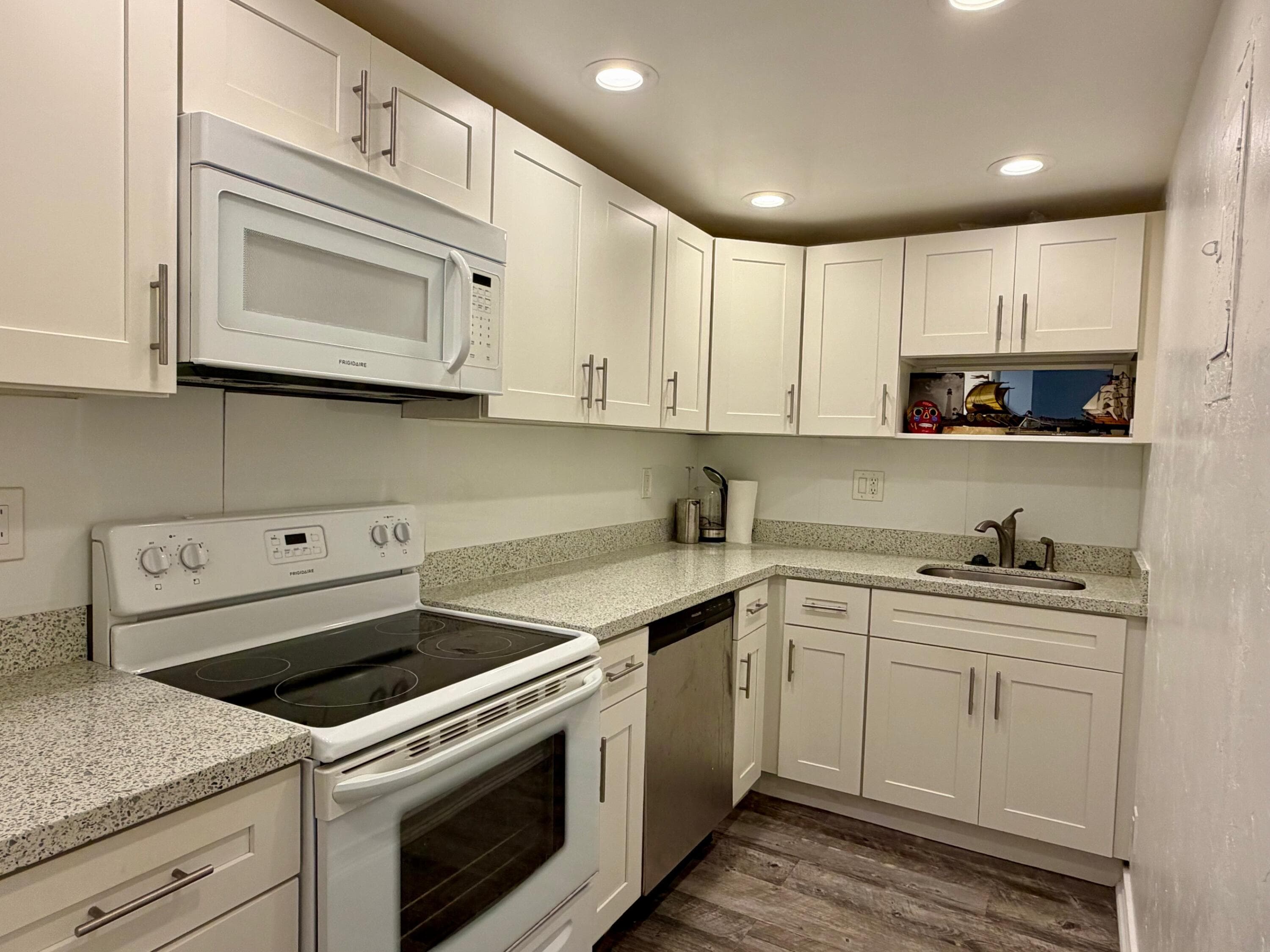 3000 Riomar Street #410