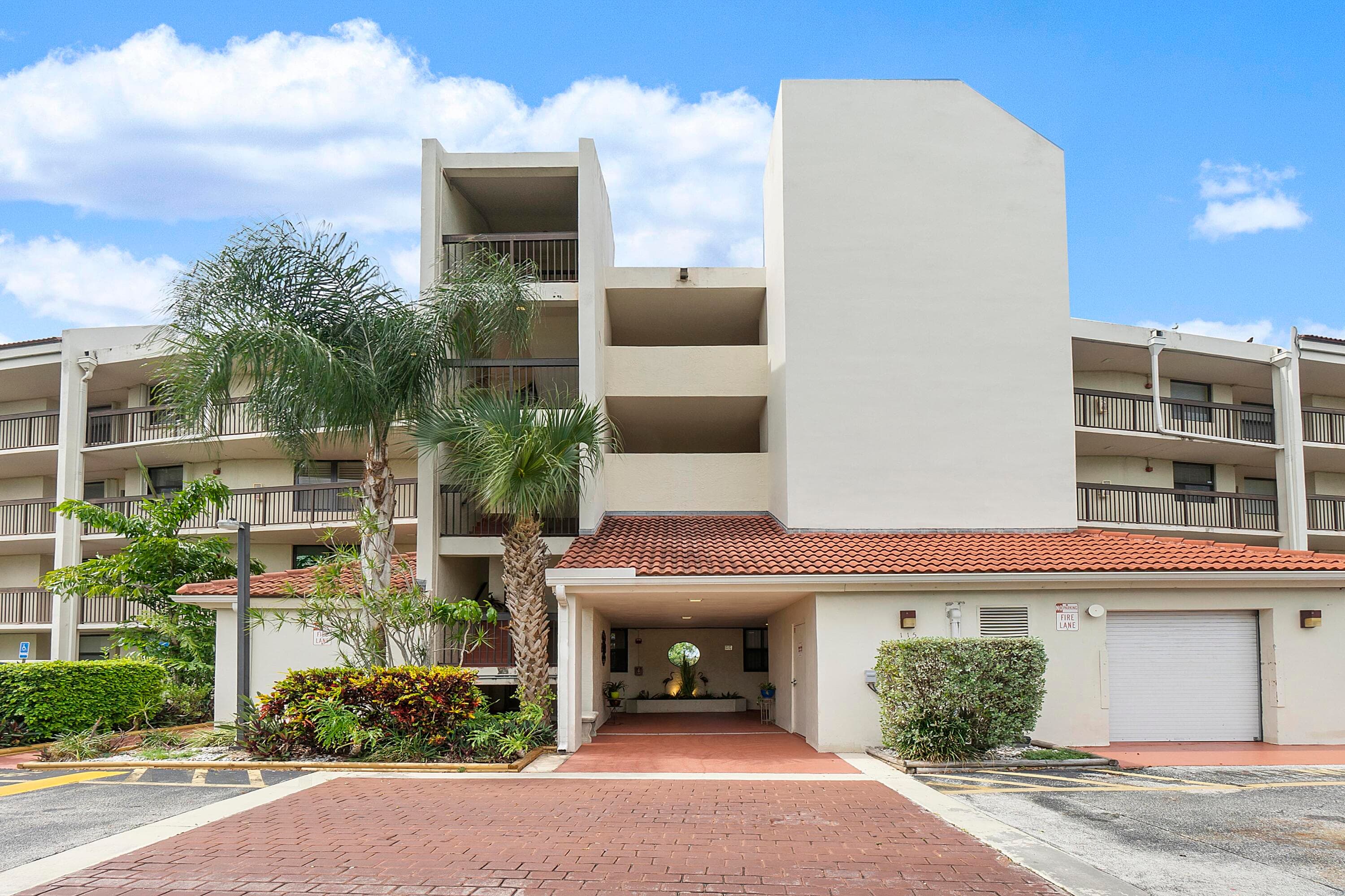 116 Lake Emerald Drive #403