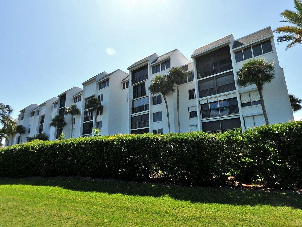 2400 S Ocean Drive #7626