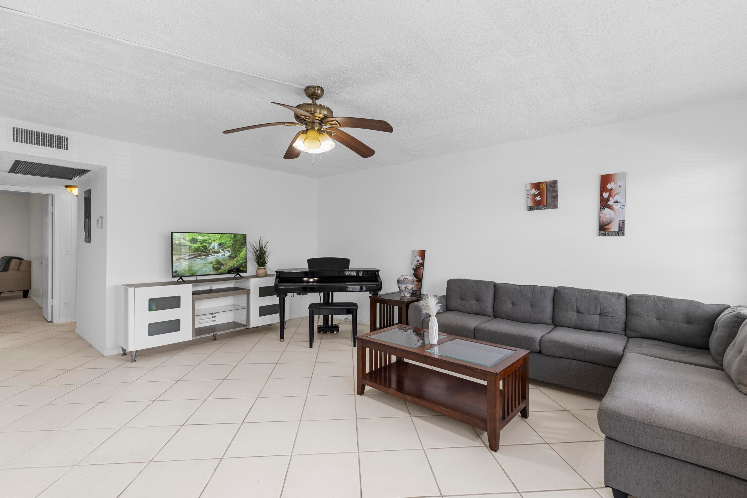 3028 Harwood D