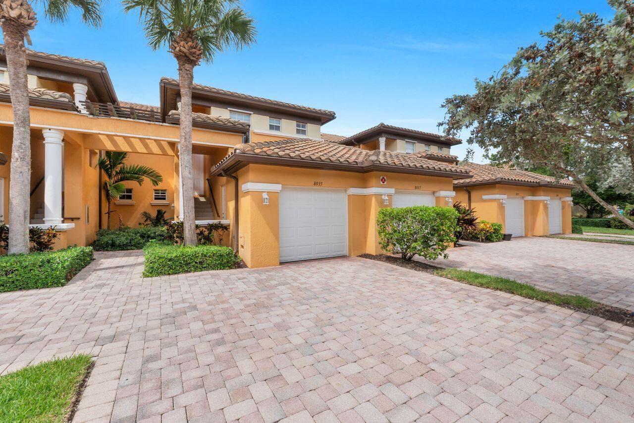 8035 NW 127th Lane #3-e