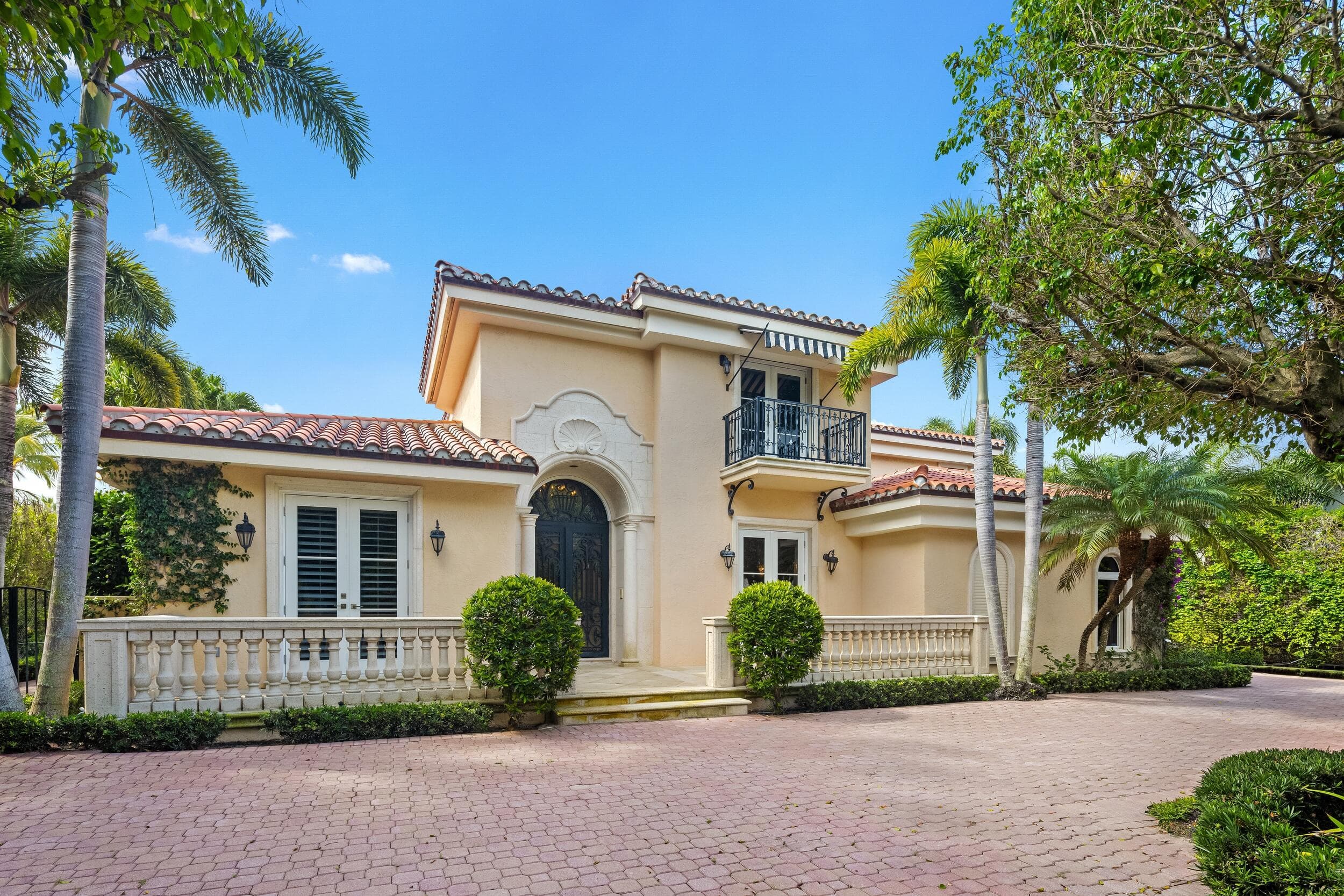 1460 N Ocean Boulevard