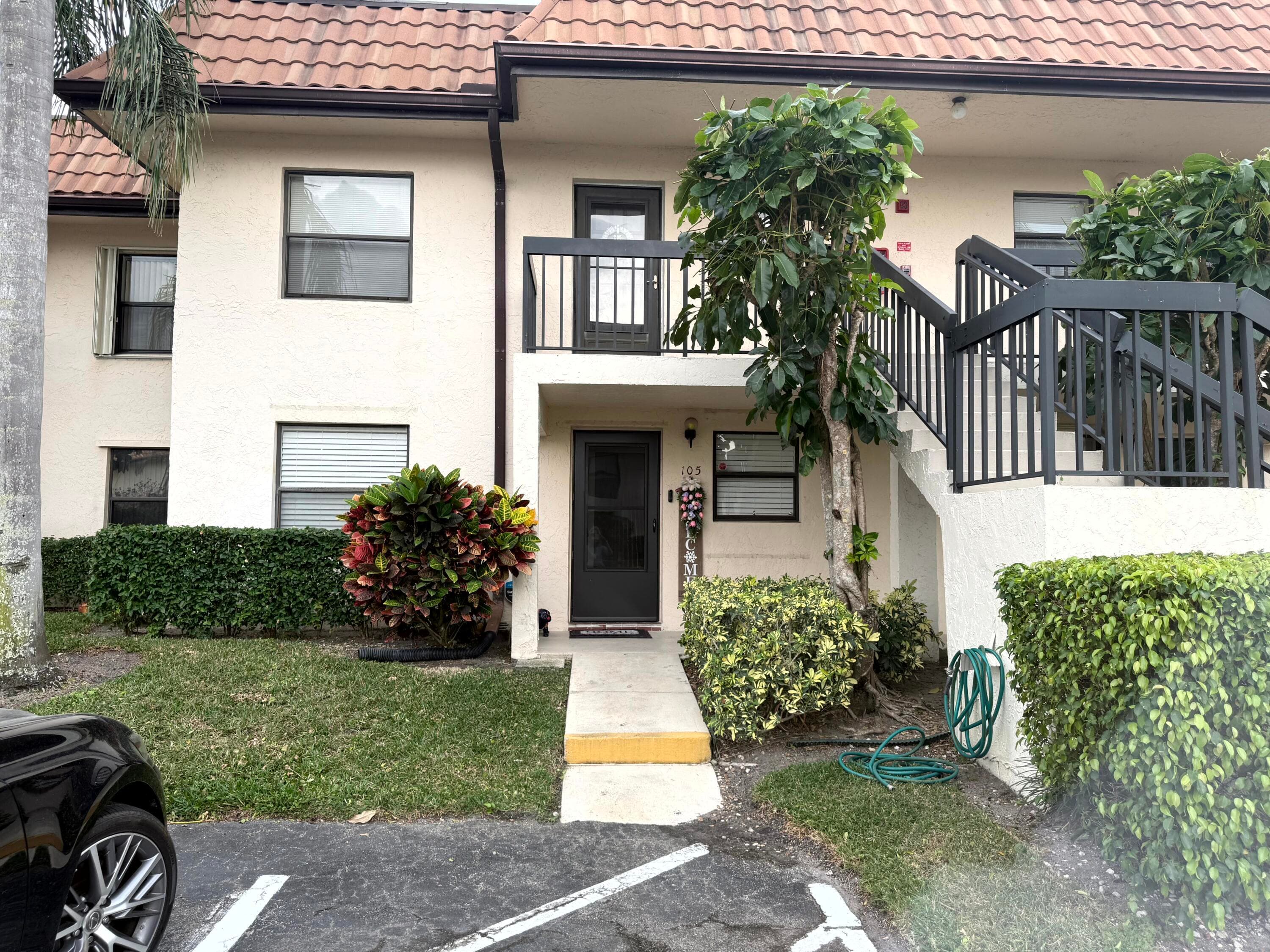 7190 Golf Colony Court #105