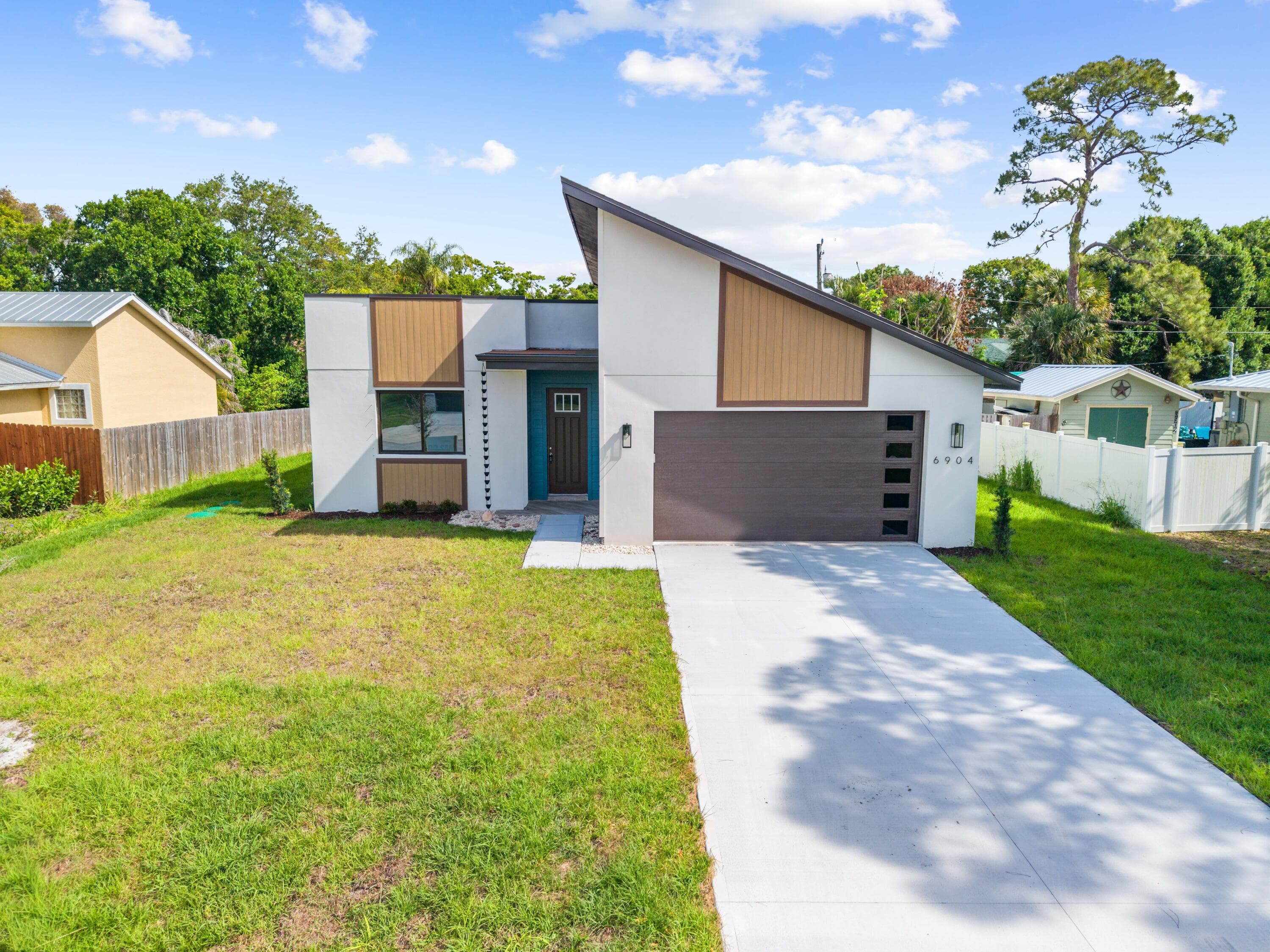 6904 Salerno Road