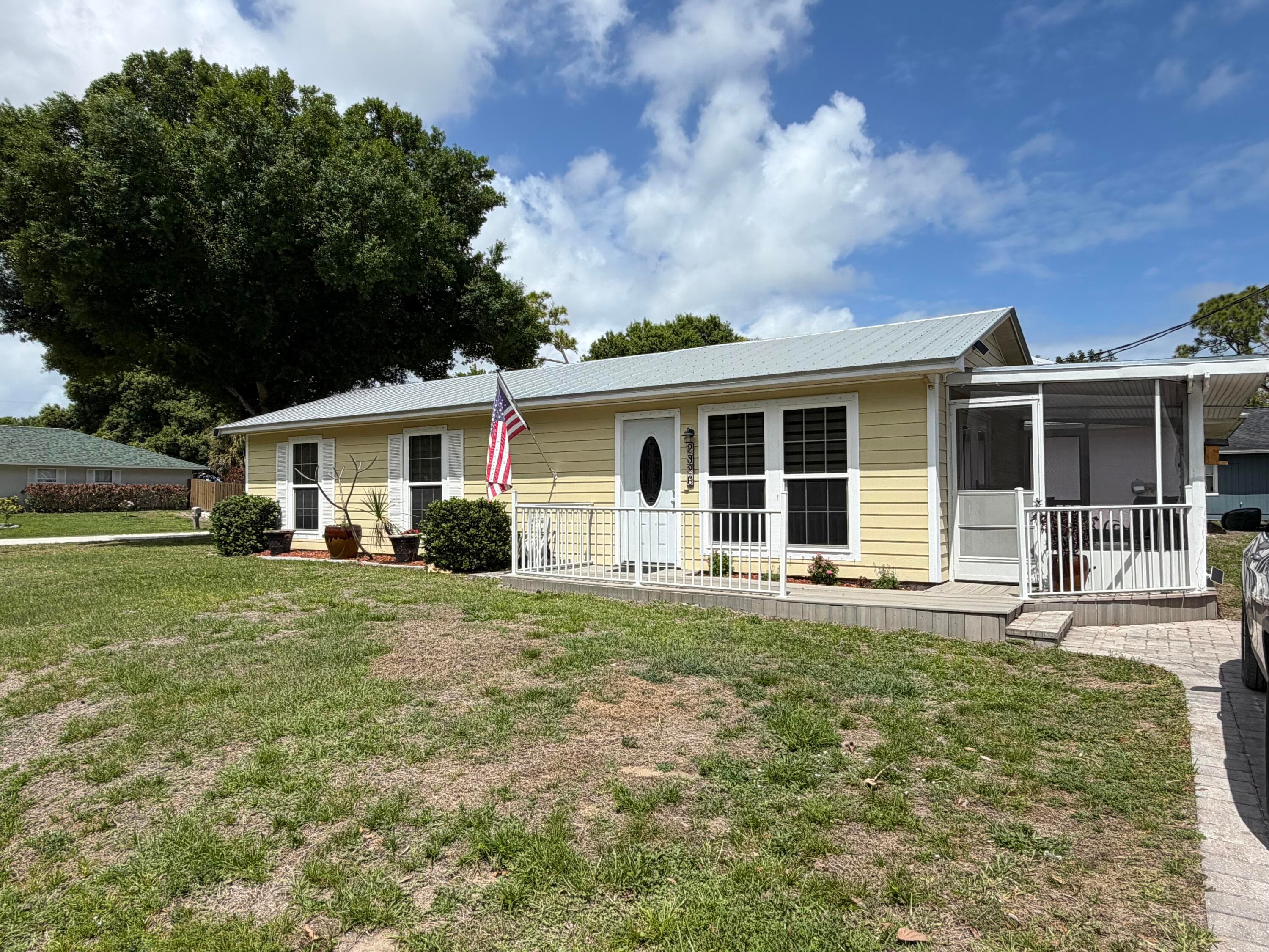 2326 SW 15th St Street SW