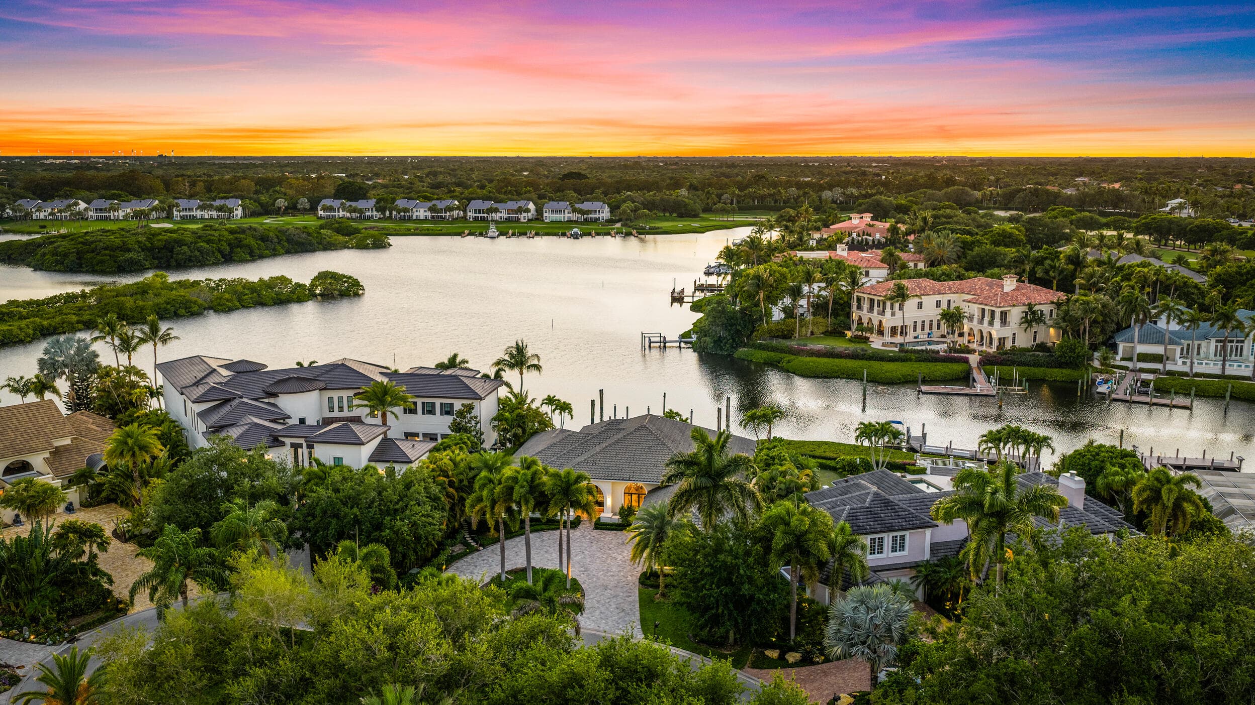 121 Commodore Drive