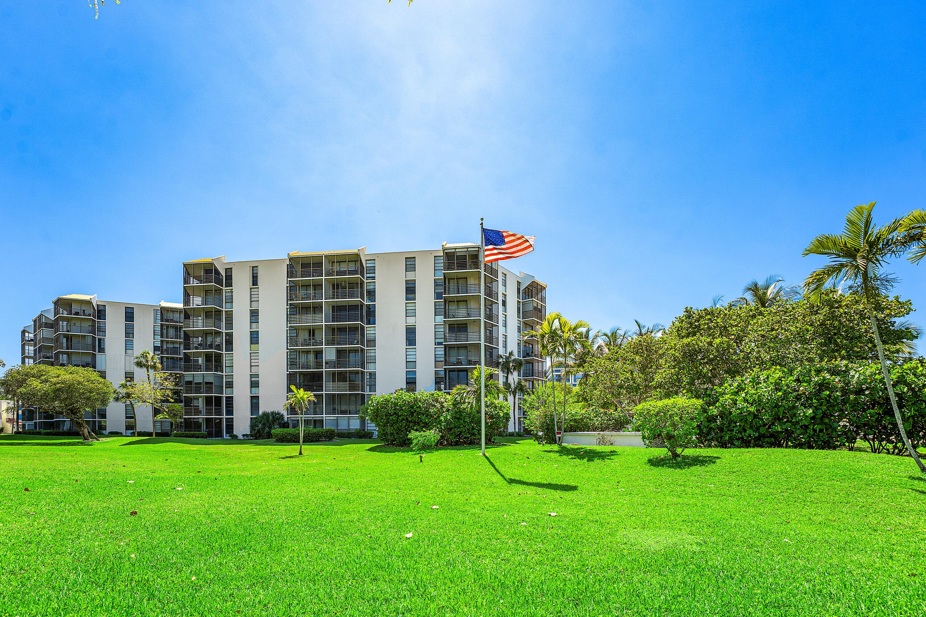 20500 W Country Club Drive #210