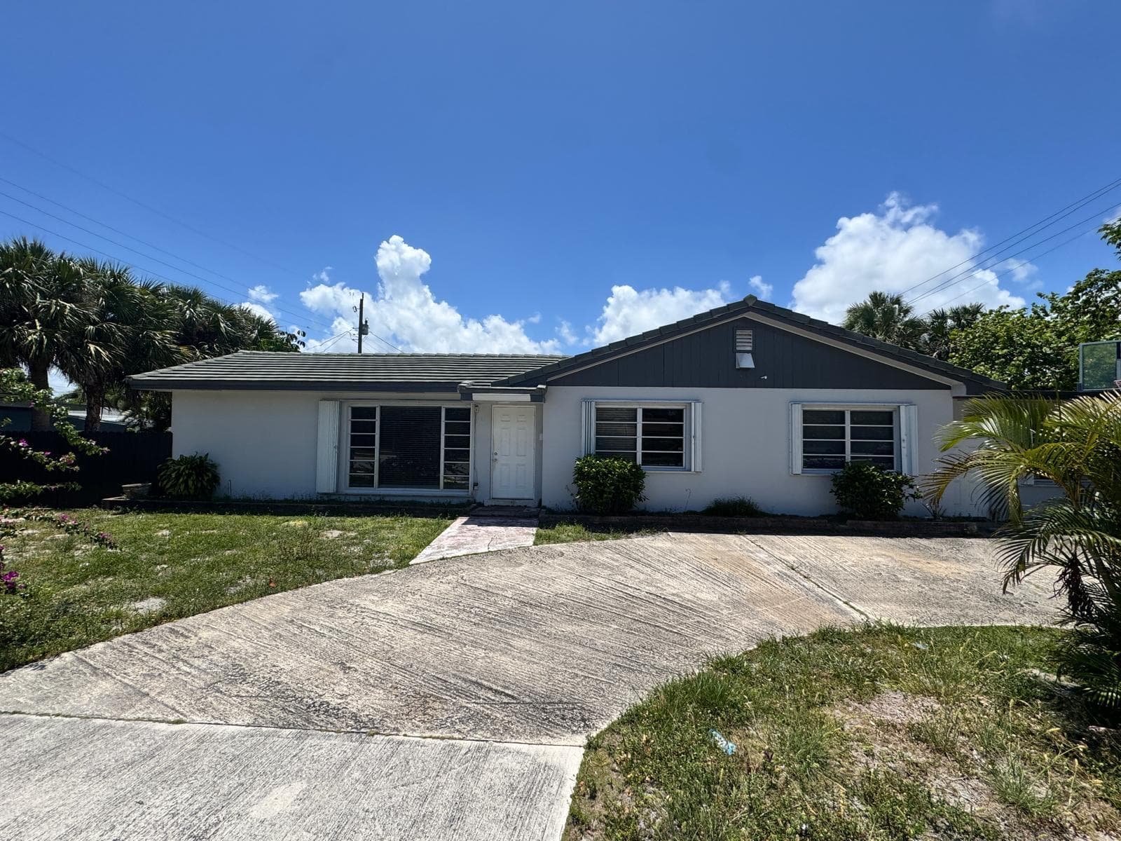 1101 S Seacrest Boulevard