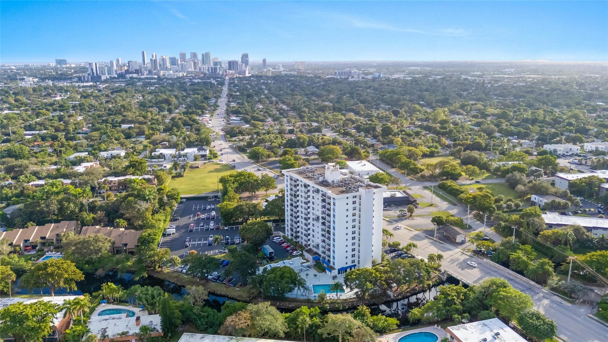 1800 N Andrews Avenue #7j