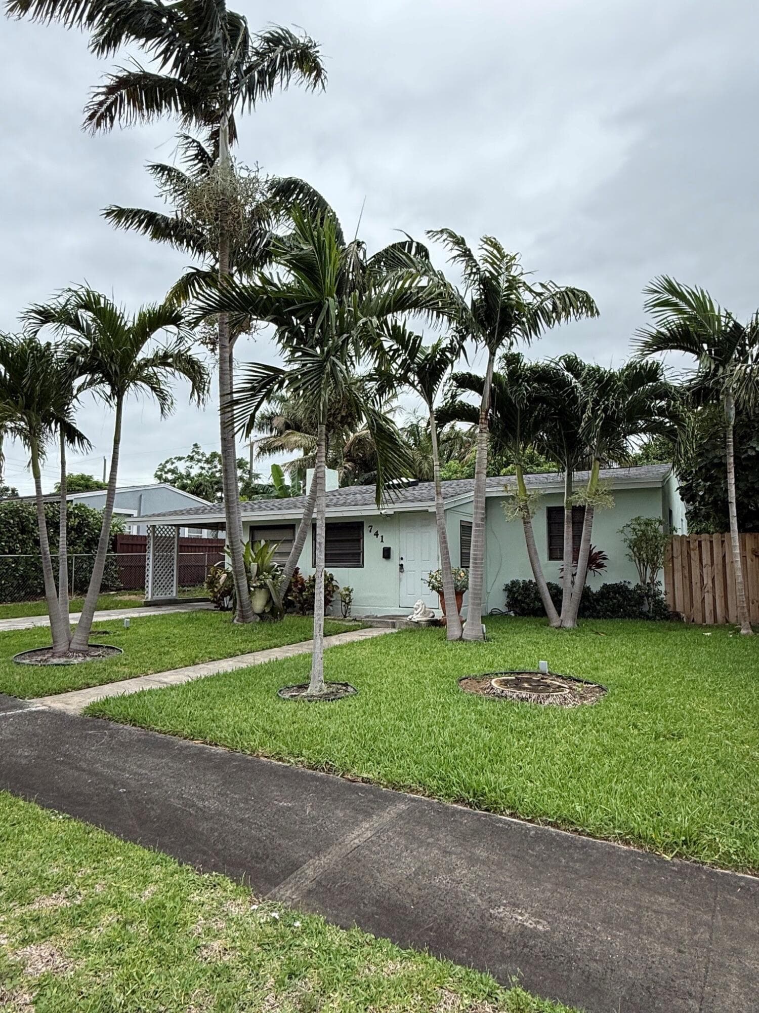 741 Roseland Drive