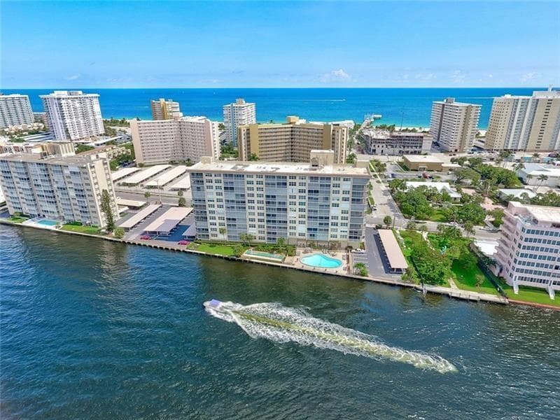 299 N Riverside Drive #1006