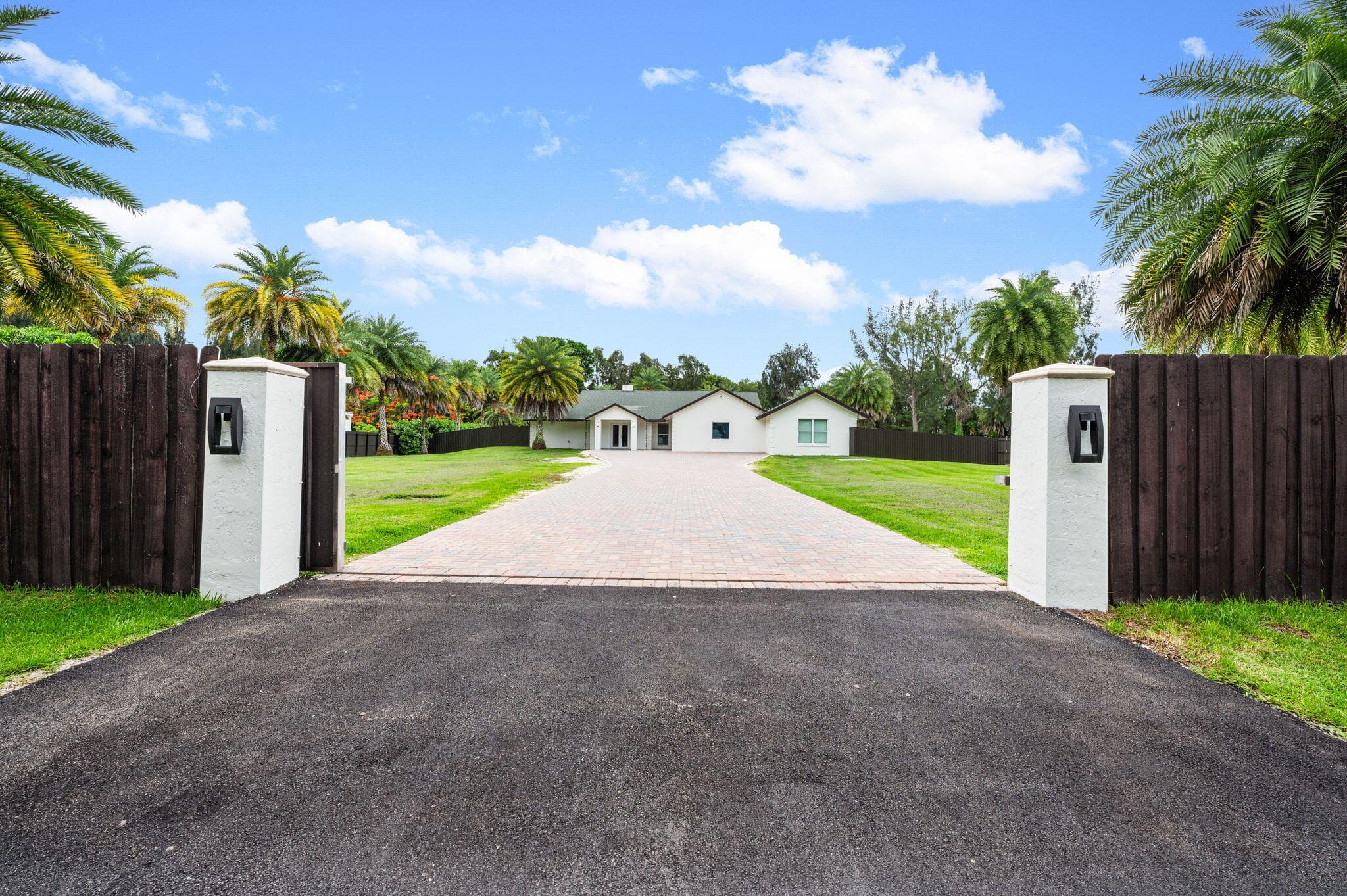 5700 SW 196th Lane