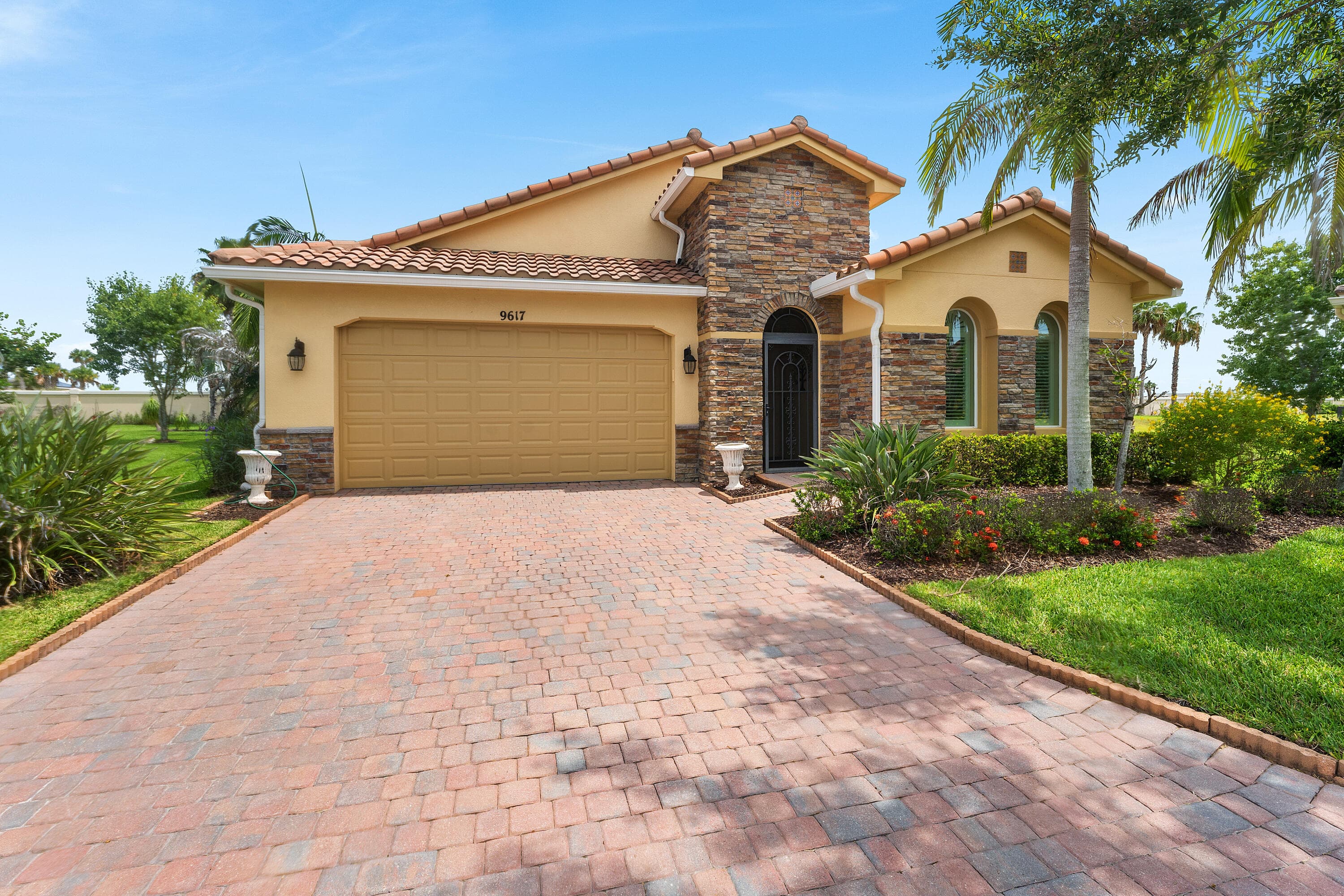9617 SW Gum Tree Court