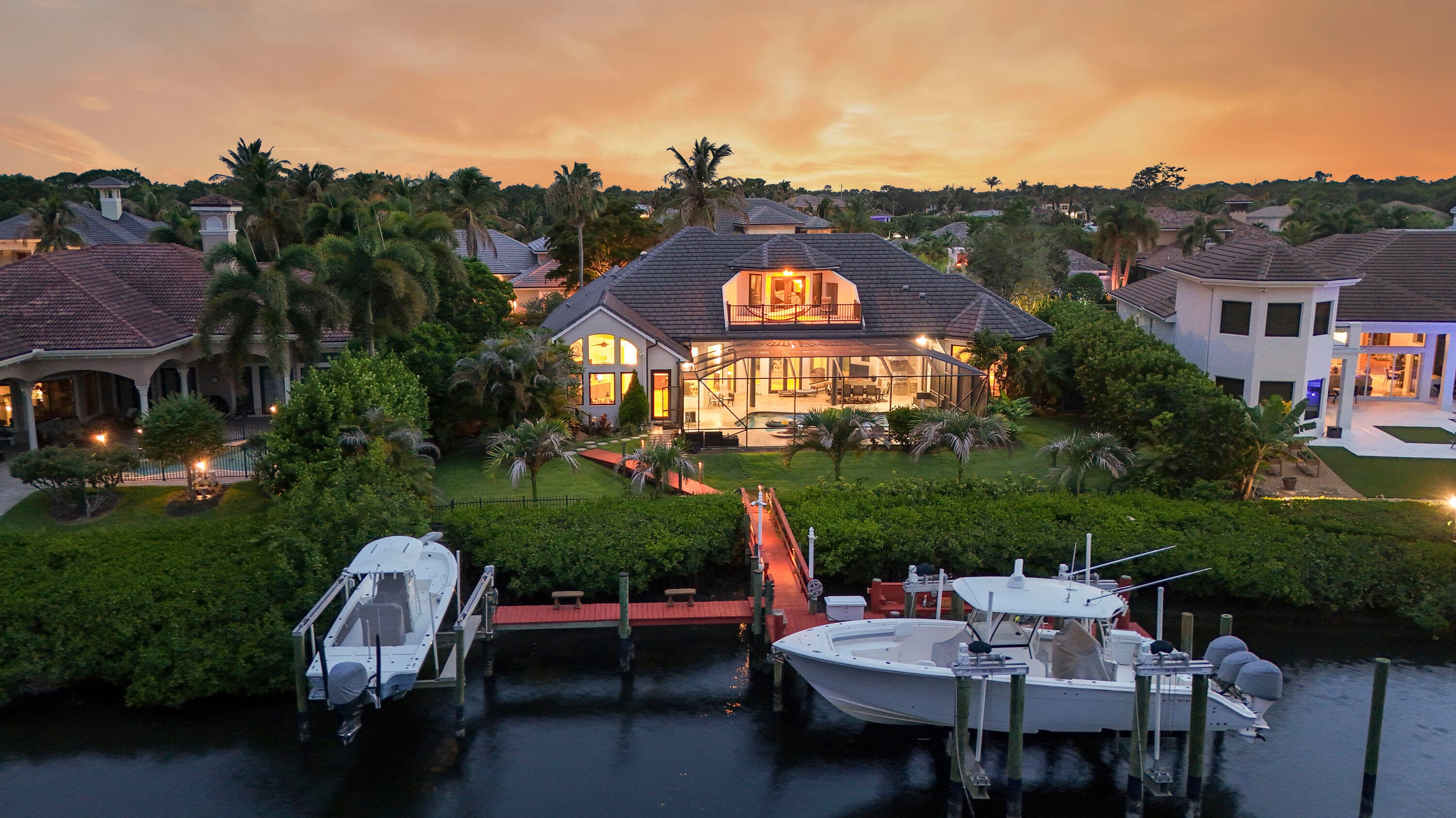 18989 SE Windward Island Lane